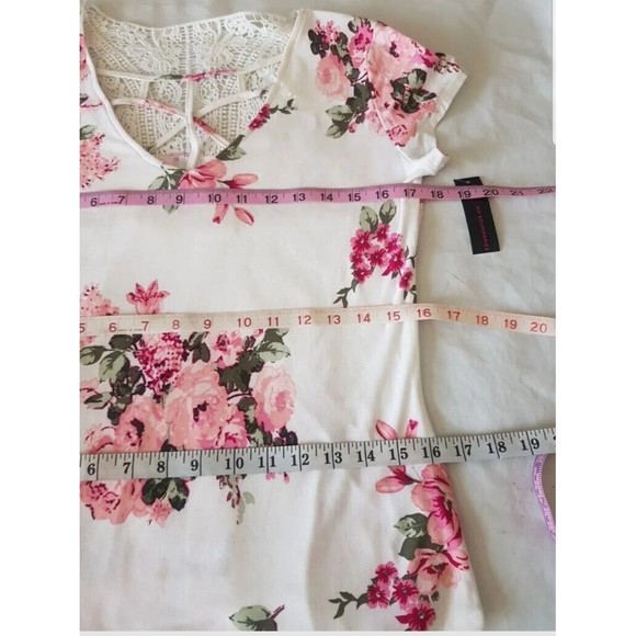 No Boundaries Blouse Size Large Size 11-13 Floral Short Sleeve Crochet Cut Out - Picture 11 of 12